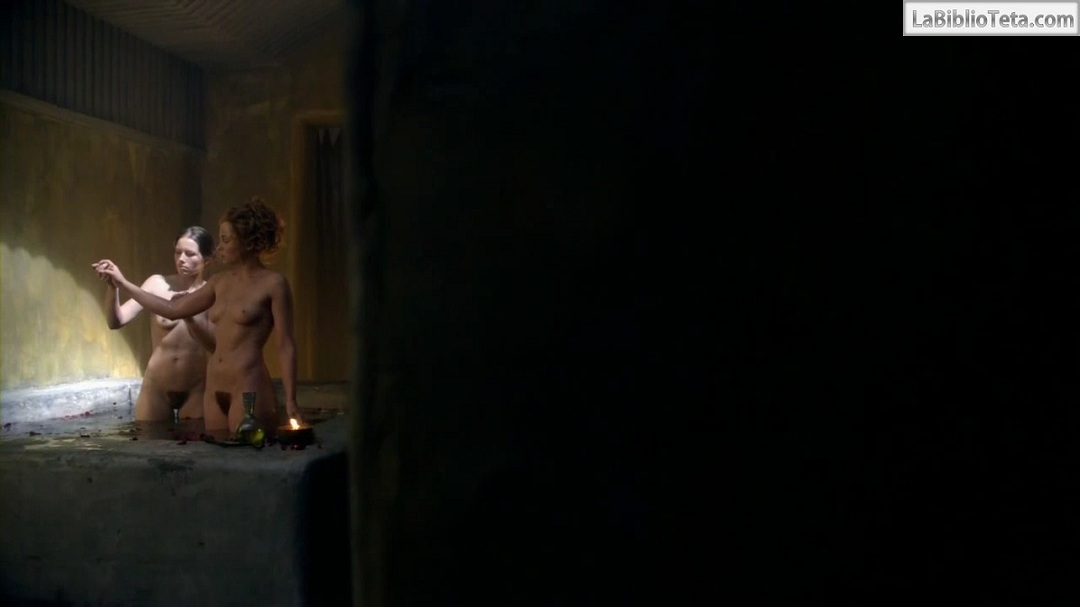Anna Hutchison desnuda en Spartacus