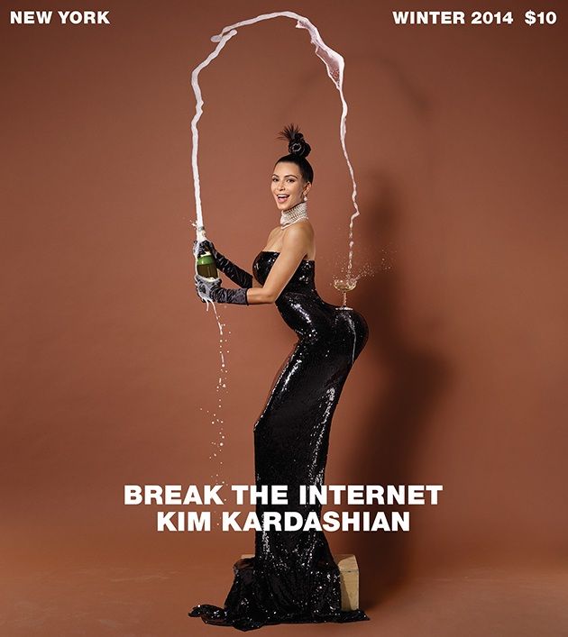 Kim Kardashian mostrando el culo en Paper Magazine