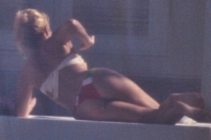 Shakira thong Miami 03