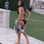 Kim Kardashian bikini 08