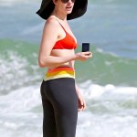 Anne Hathaway Hawaii 04