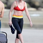 Anne Hathaway Hawaii 08