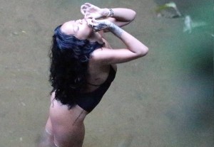 Rihanna thong 07
