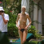 Claudia Schiffer topless 08