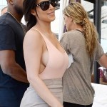 Kim Kardashian side boob 09