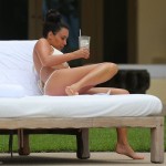 Kim Kardashian - bikini Mexico 05