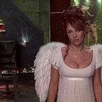 Elizabeth Hurley - Al Diablo Con El Diablo 11