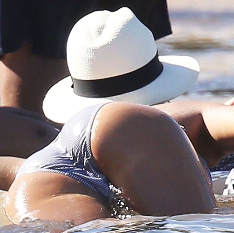 Jessica Alba Naked Butt Pictures.