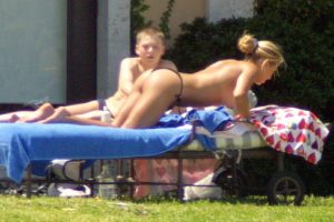 Anna Kournikova topless 05