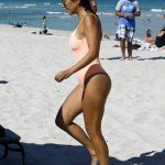 kourtney-kardashian-miami-04