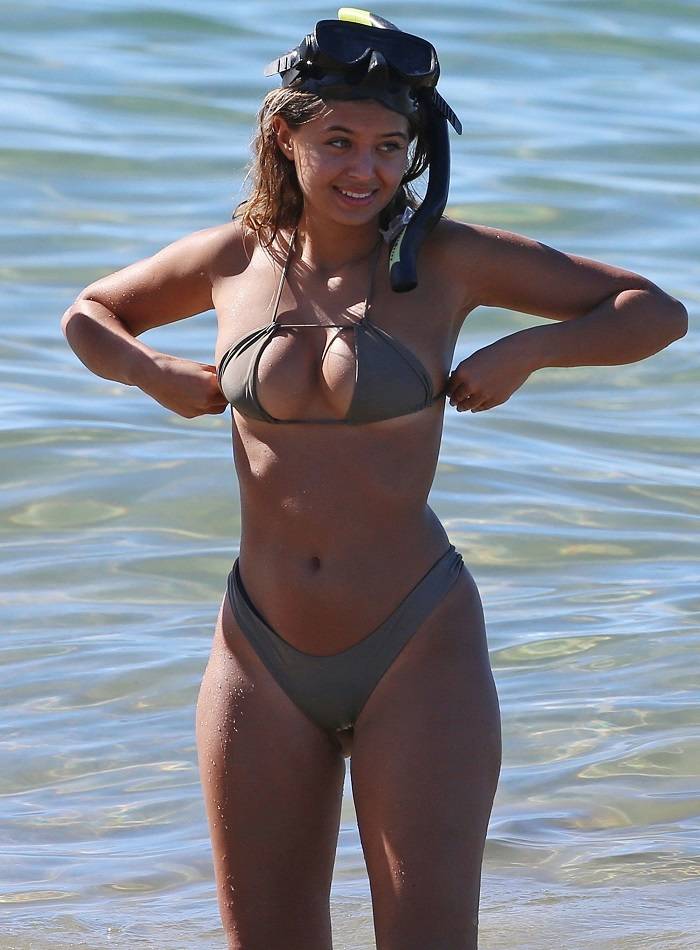 Sofia Jamora en bikini